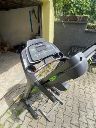 Běžecký pás Housefit SPIRO 20 IRUN
