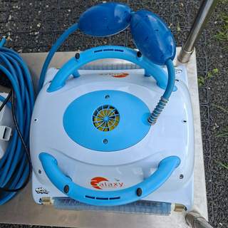 Dolphin Galaxy automatický bazénový vysavač
