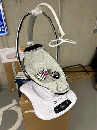 Houpací lehátko MamaRoo 5.0 pro uspání miminka