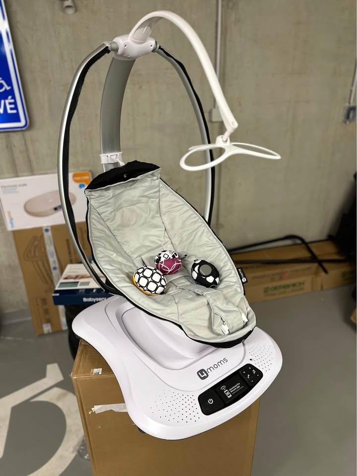 Houpací lehátko MamaRoo 5.0 pro uspání miminka
