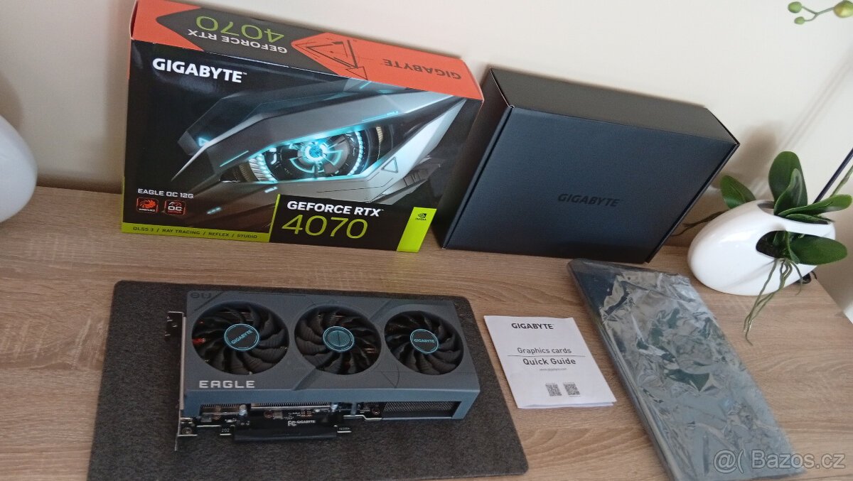 GIGABYTE GeForce RTX 4070 EAGLE OC 12G - PERFEKTNÍ STAV