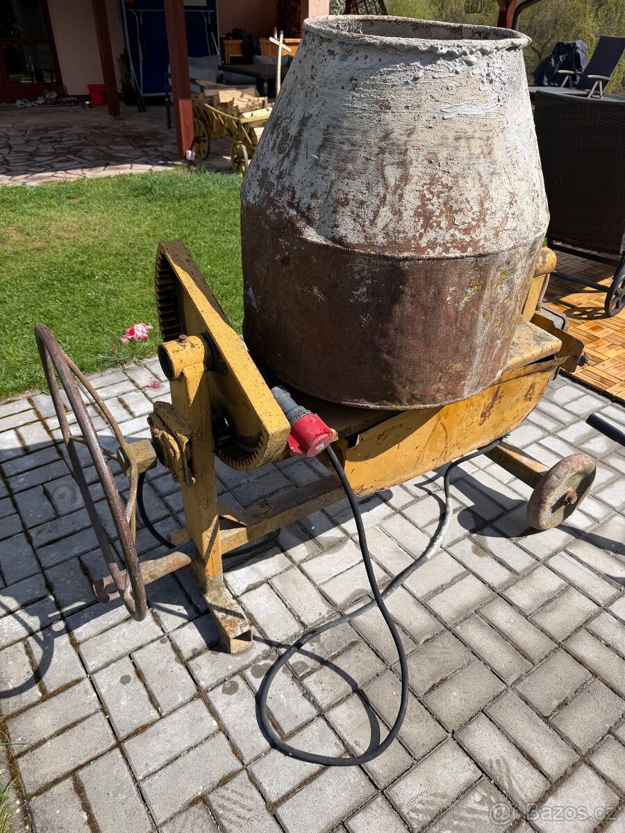 míchačka na beton, stavební míchačka