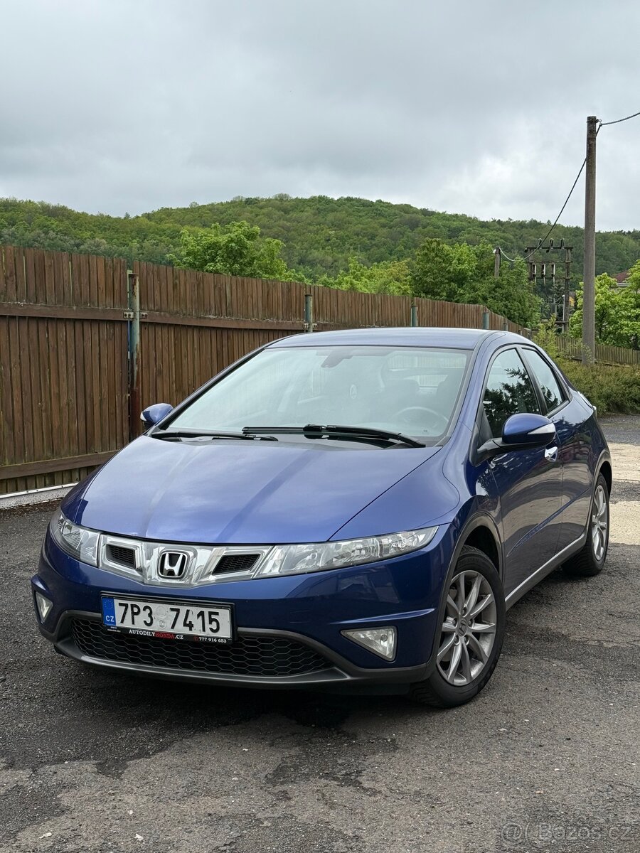 Honda Civic 8g (UFO) 1.4 V-TEC 73kw