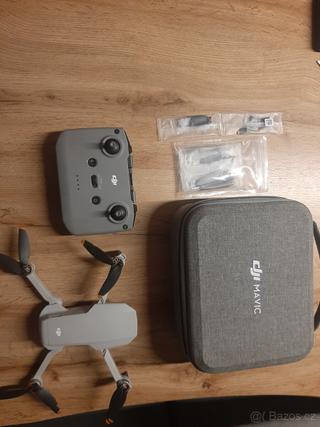 Dron Dji mini 2 se