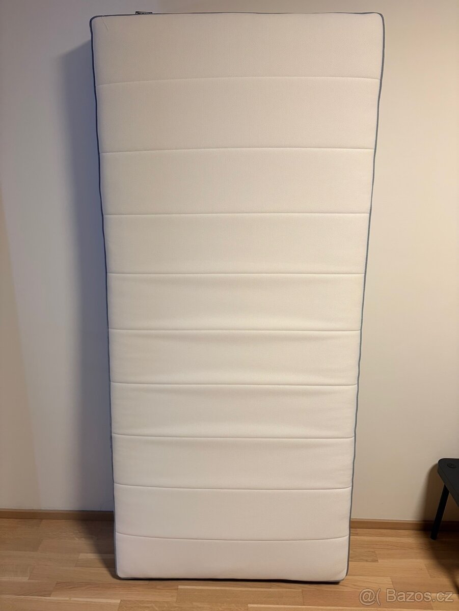 IKEA VESTERÖY 90×200 cm – tvrdá matrace, velmi dobrý stav