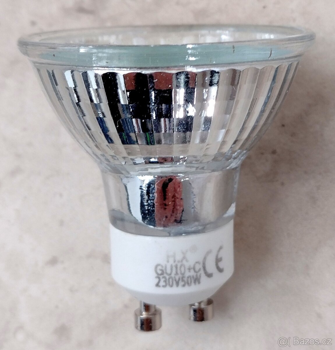 GU10 50W - halogenová žárovka