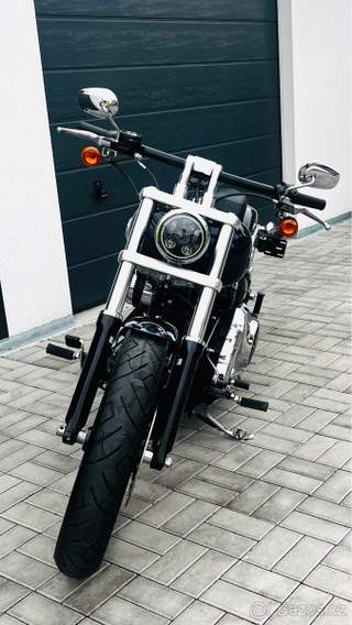 Harley - Davidson Breakout 103´ inch - nízký nájezd.