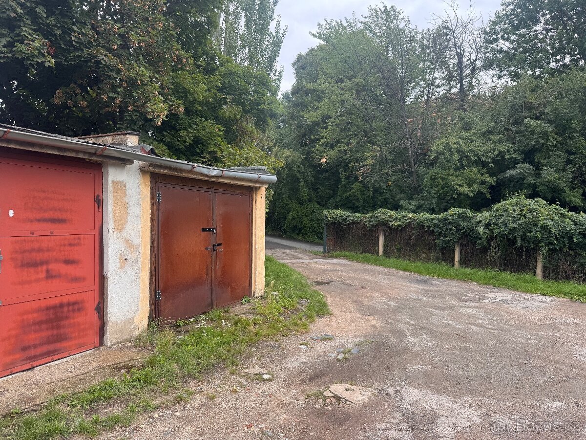 Garáž 18m2 v ulici Křeslická, Vršovice Praha 10