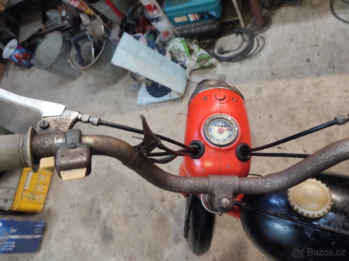 Stadion s 22 moped