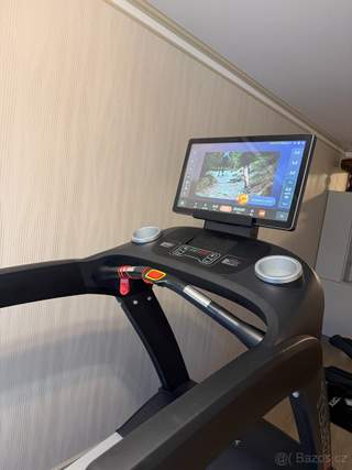 Prémiový profesionální běžecký pás TOORX TRX 9000 EVO TFT