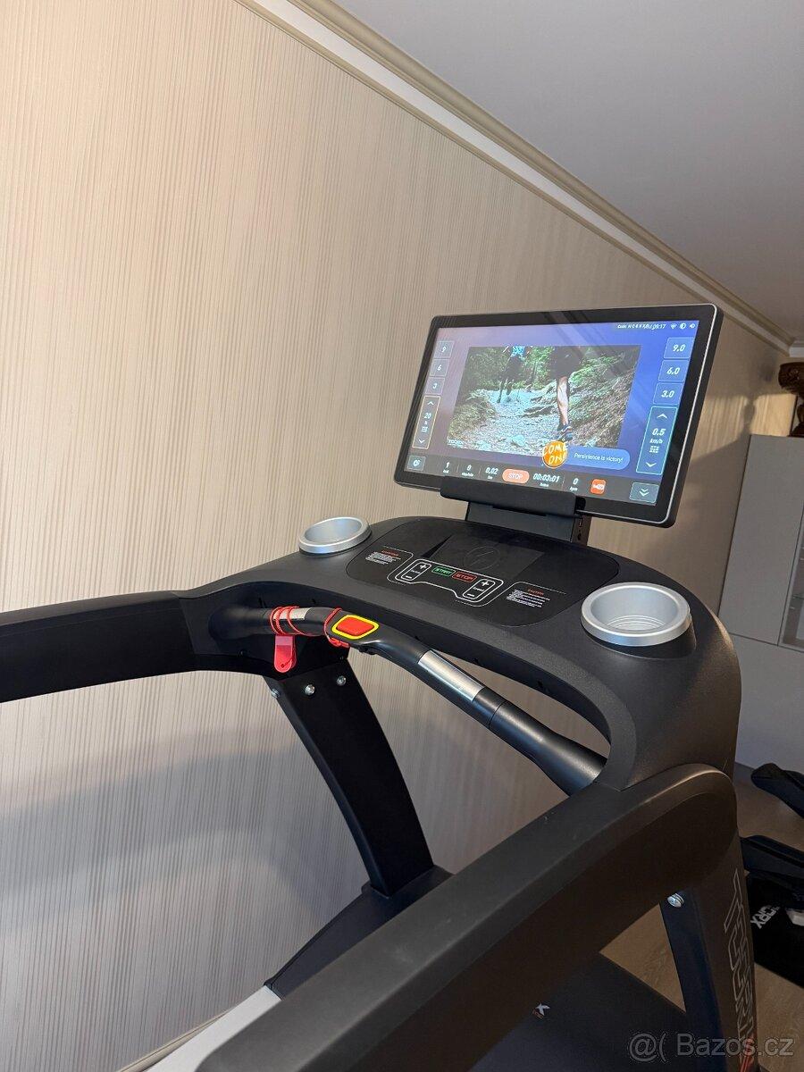 Prémiový profesionální běžecký pás TOORX TRX 9000 EVO TFT