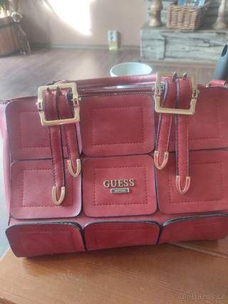 Kabelka Guess
