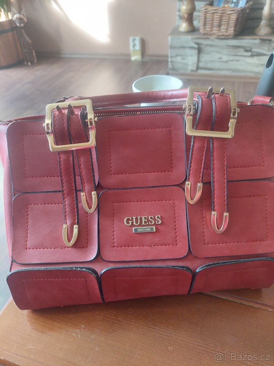 Kabelka Guess