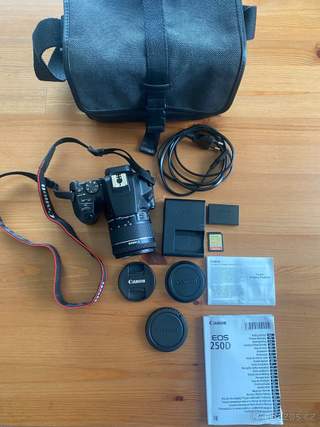 Canon EOS 250D + objektiv 18–55 mm IS STM, 64GB karta a komp