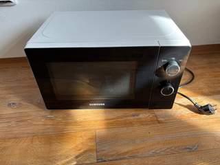 Samsung MW3000AM solo microwave oven