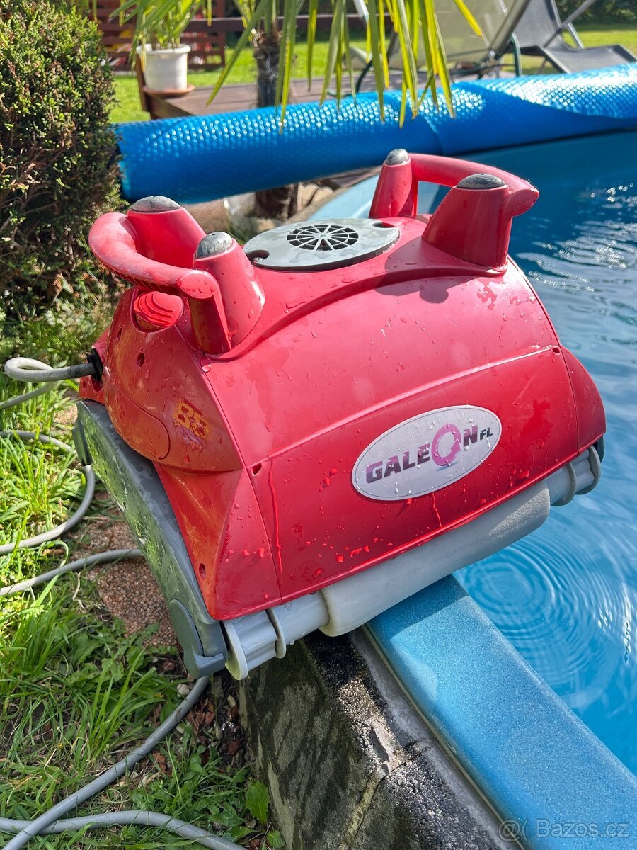 Bazénový vysavač roboticky