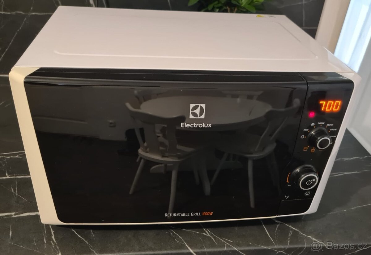 Mikrovlnnou troubu Electrolux EMS21400W