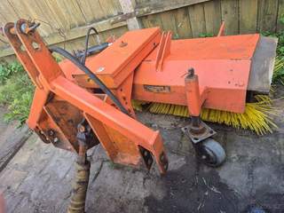 Zametač čelní 130cm na malotraktor
