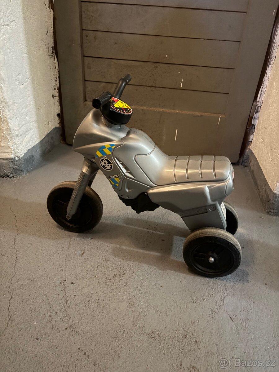 Trikolka motorka vetsi