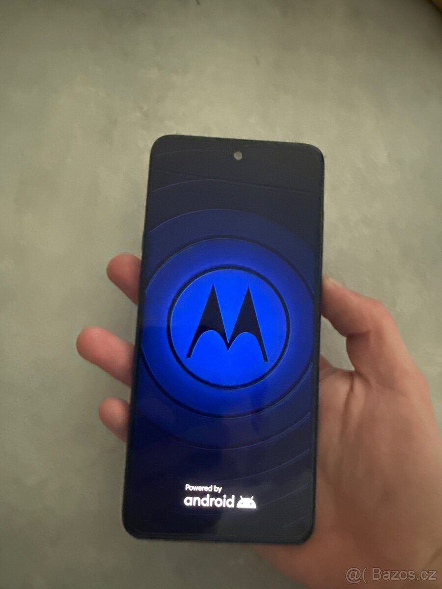 Motorola Edge 20 Lite – skoro nový stav