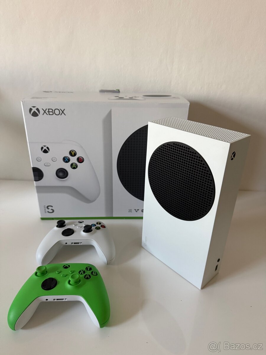 Xbox Series S +2 ovladače