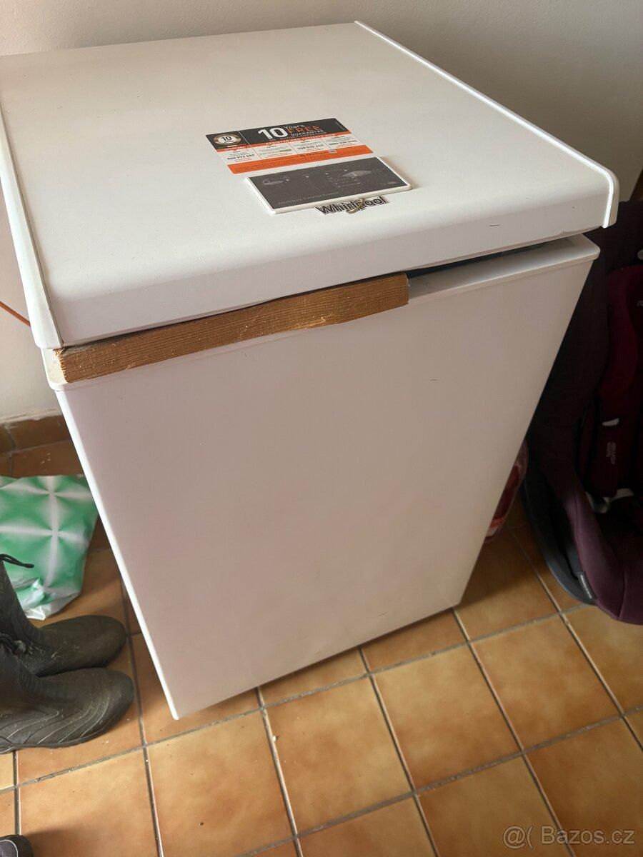 Prodám pultový mrazák Whirlpool WH1410 A+E – téměř nový