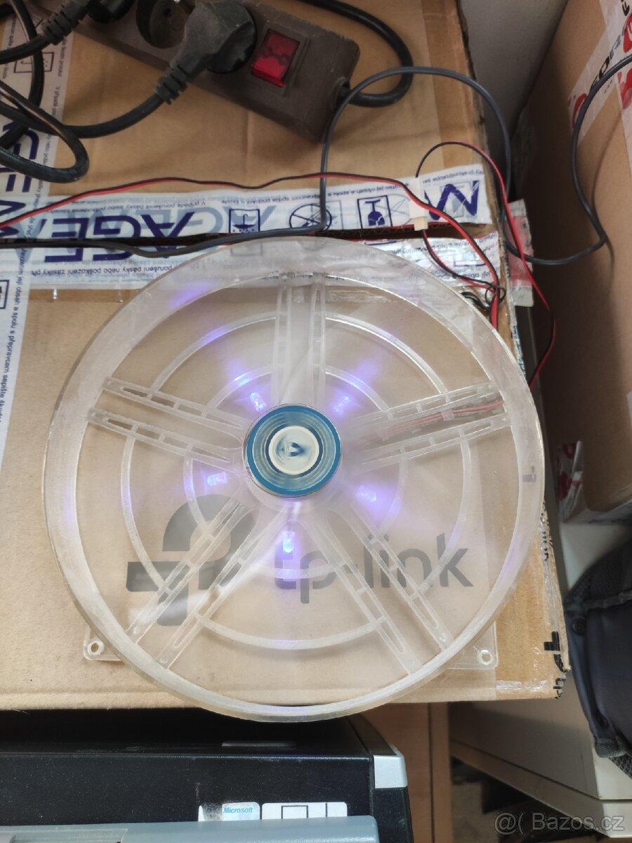Vetrak prumer 22cm s regulaci otacek na 12v molex