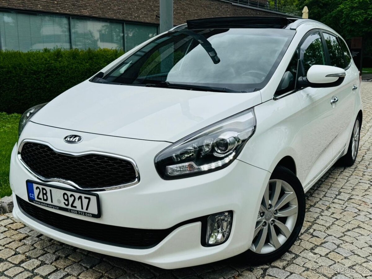 Kia Carens 1.7CRDi MANUÁL 7MÍST LED KAMERA PANORAMA