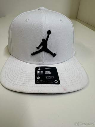 Jordan Nike Pro Snapback White/Black One Size