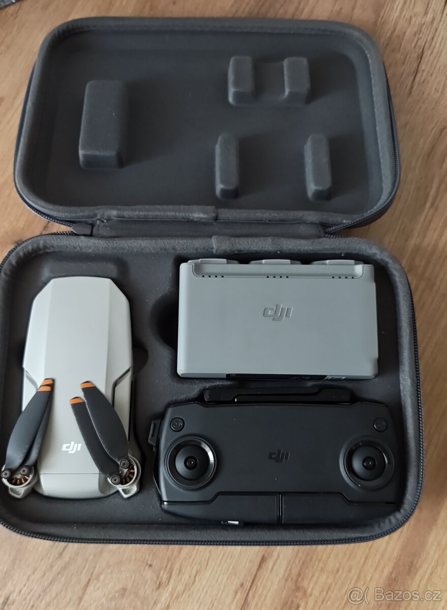 DJI Mini SE Fly More Combo