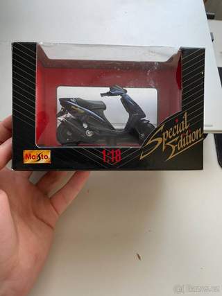 Maisto 1:18-Malaguti F12 Phantom 1996