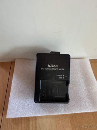NIKON MH-24 Nabíječka