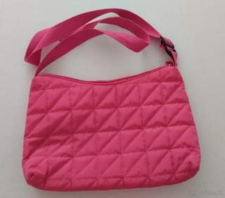 KABELKA/CROSSBODY PŘES RAMENO -