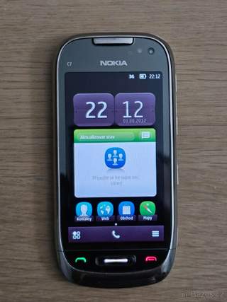 Nokia C7-00 (Bílo-stříbrná) – funkční, velmi pěkný stav