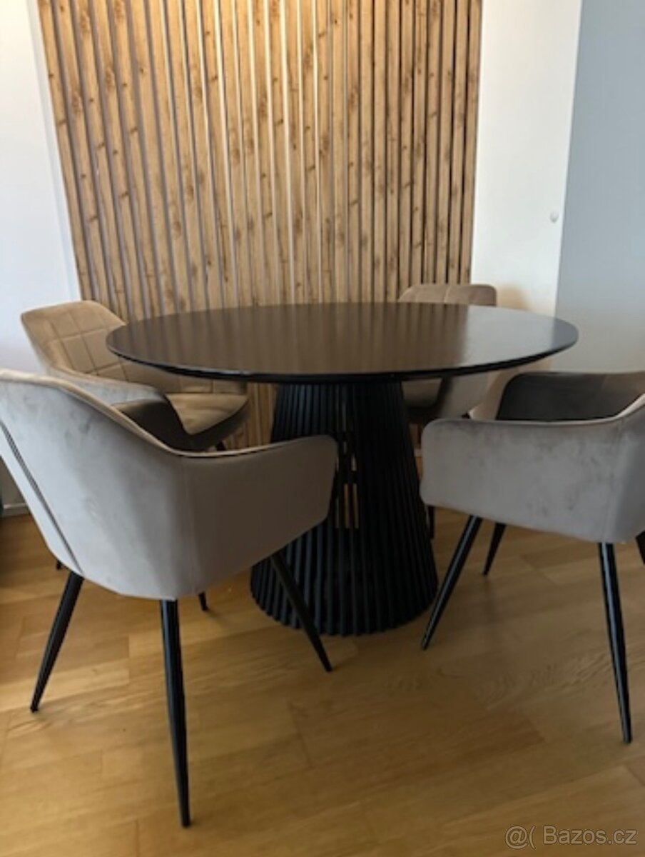 Jídelní stůl KAVE home + židle