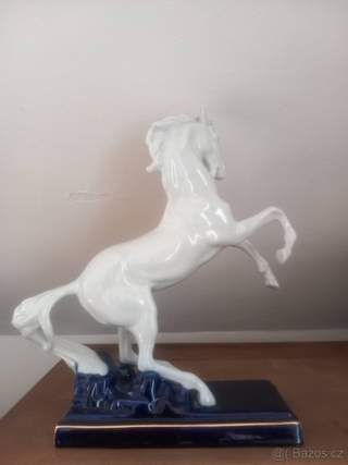 Porcelánový kůň