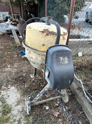 Stavební míchačka na beton