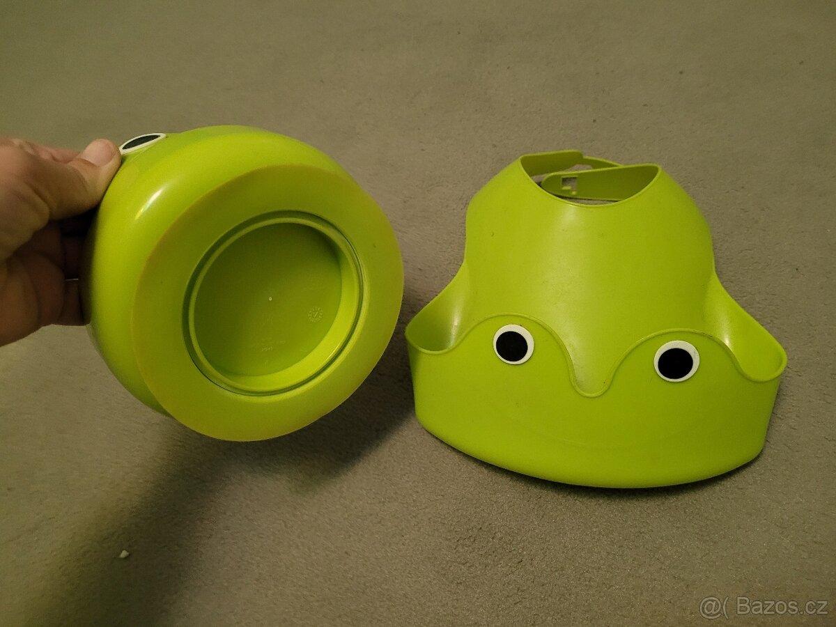 plastovy brindak a miska zabka