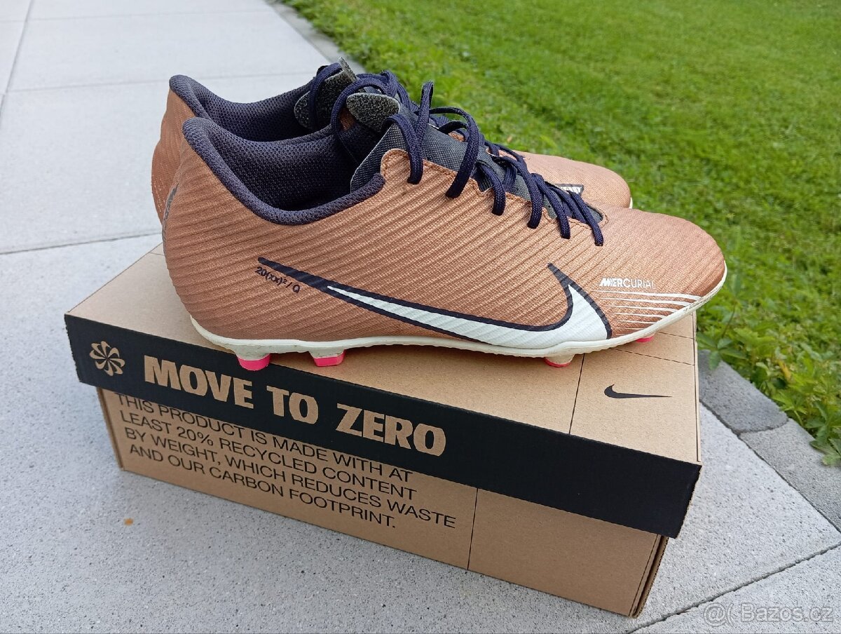 Kopačky NIKE Mercurial