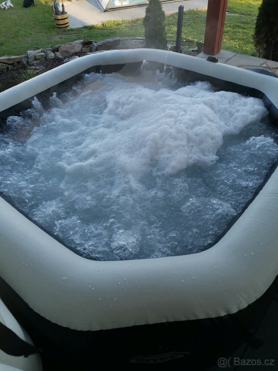 Vířivka INTEX PureSpa Octagon 28458 – trysky + bubliny