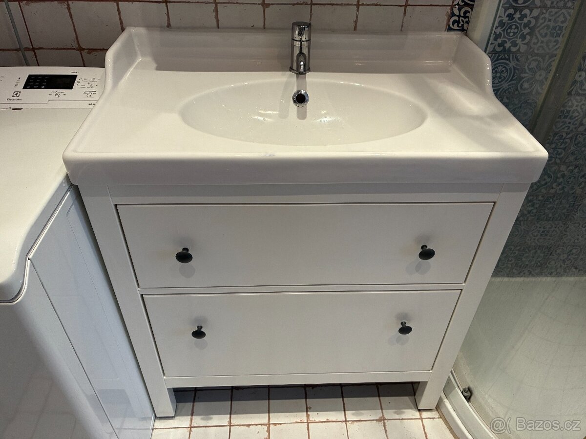 IKEA HEMNES / RUTSJÖN umyvadlová skříňka + umyvadlo