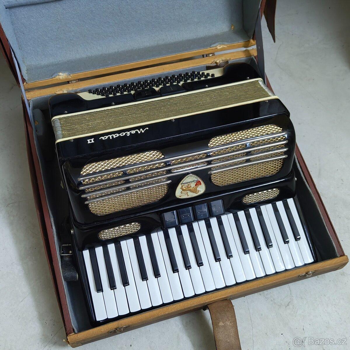 Akordeon Lingatone Melodia II, 80b