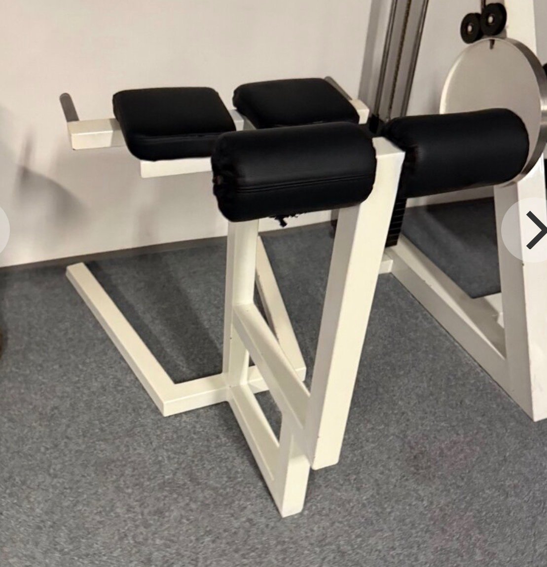 Fitness vybavení - stroje, pásy