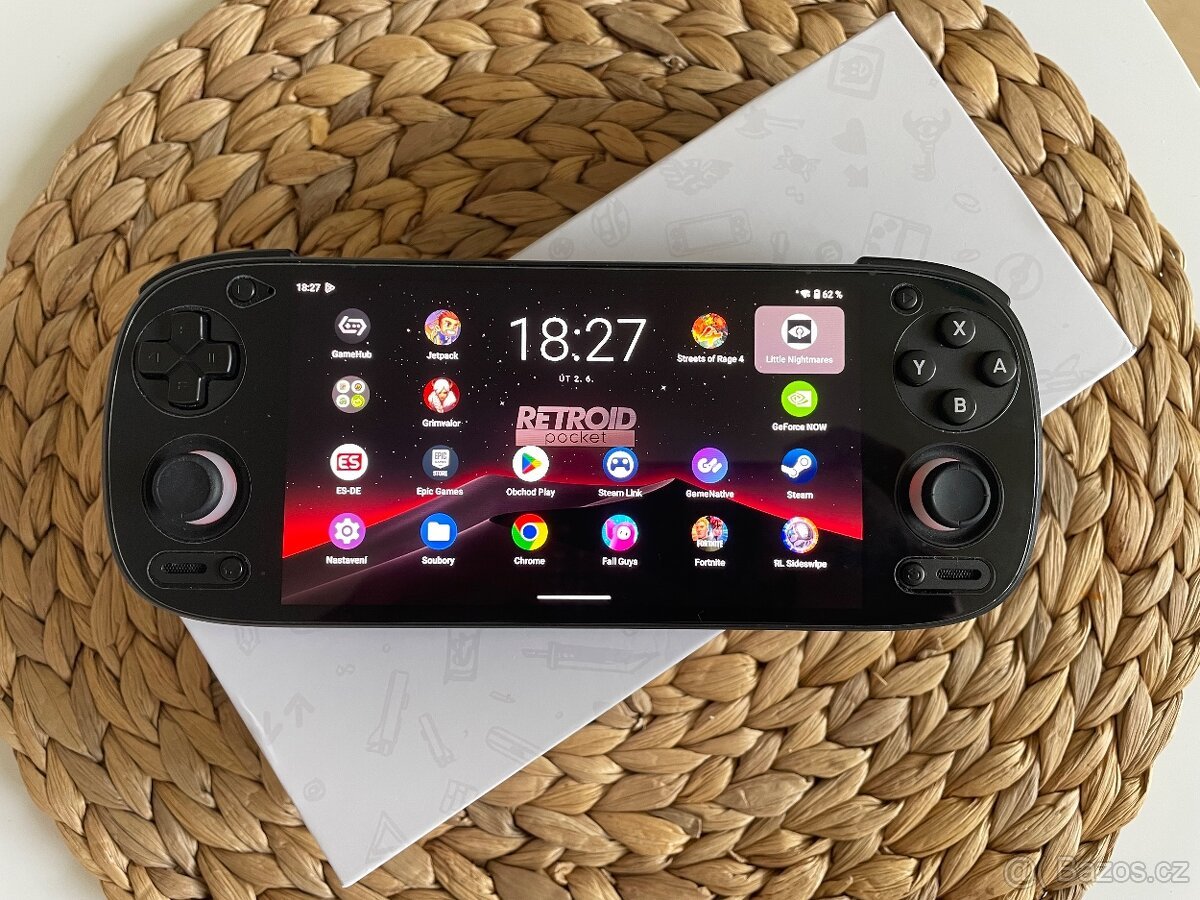 Retroid pocket 5 (Konzole na hraní PS2,PSP,Gamecube)