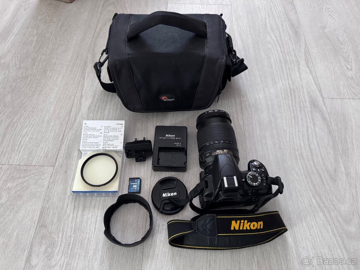 Nikon D3100 + AF-S Nikkor 18-105mm, filtry, clona, SD16GB