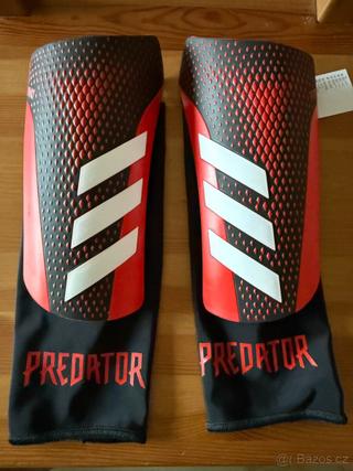 fotbalové chrániče Adidas Predator, vel. XL