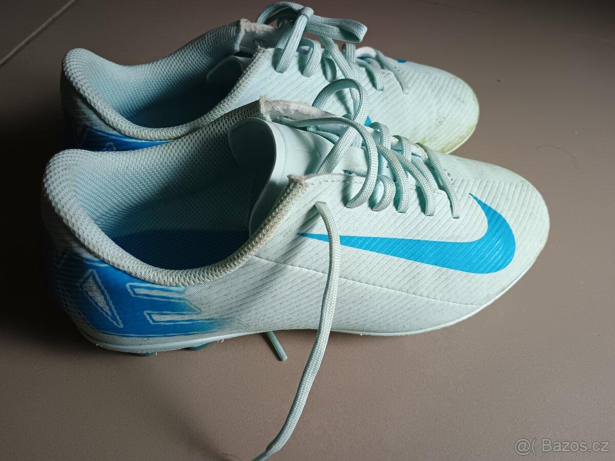 Kopačky Nike vel. 35