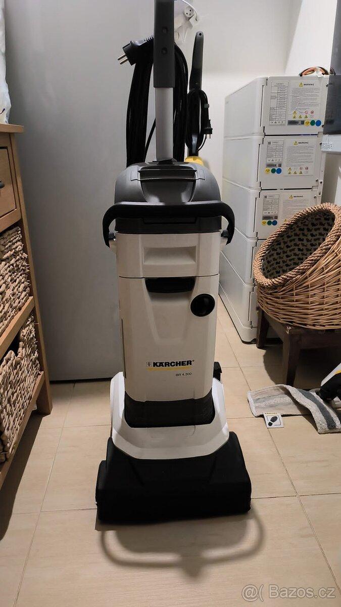 Čistící stroj KARCHER BR 4.300