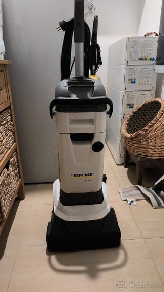 Čistící stroj KARCHER BR 4.300