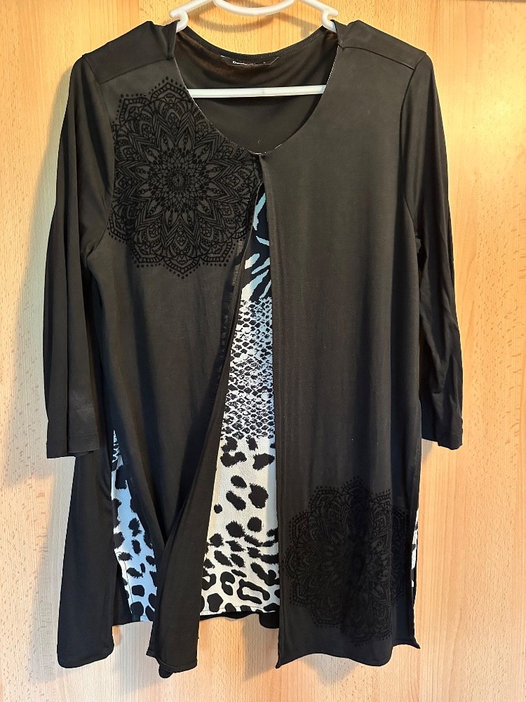 Černobílá halenka Desigual M / 38 / 10
